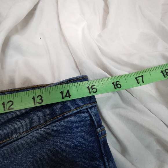 Zara High Waisted Jeans - Picture 9 of 10